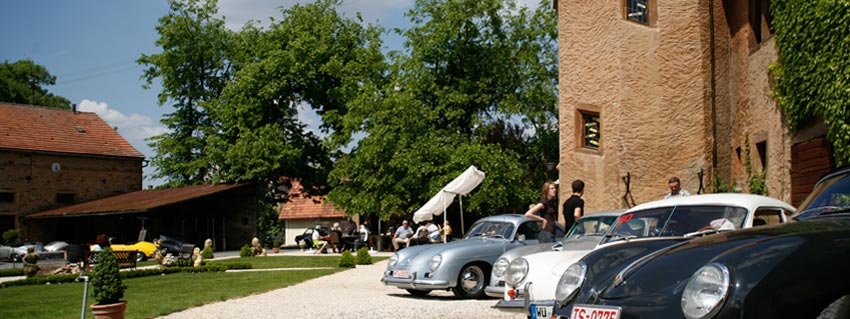Oldtimer treffen sich gerne im fränkischen Schloss