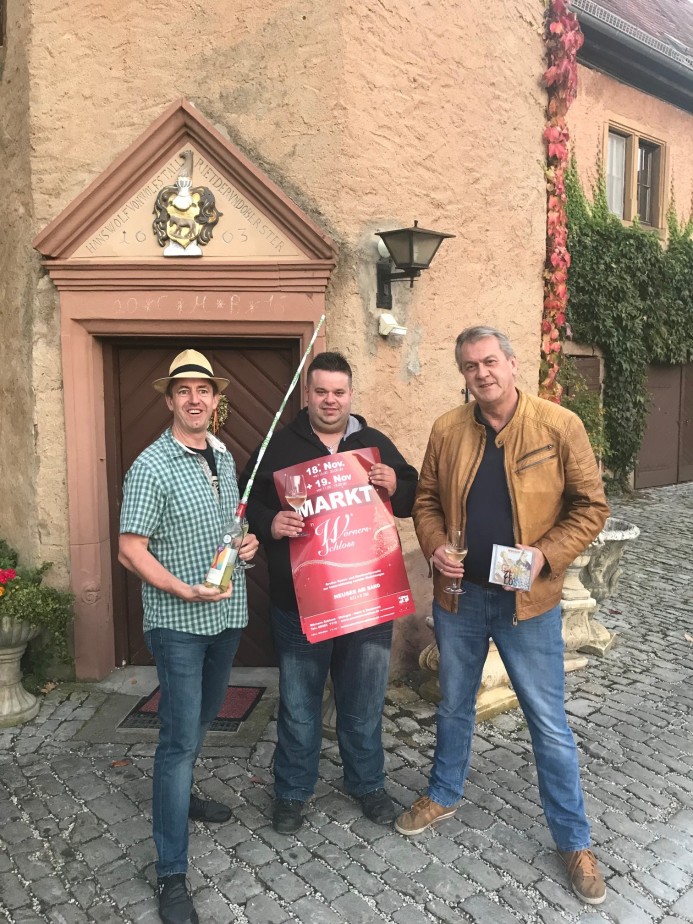 Weihnachtsmarkt in Franken mit Mosaik Mosaik am Weihanchtsmarkt